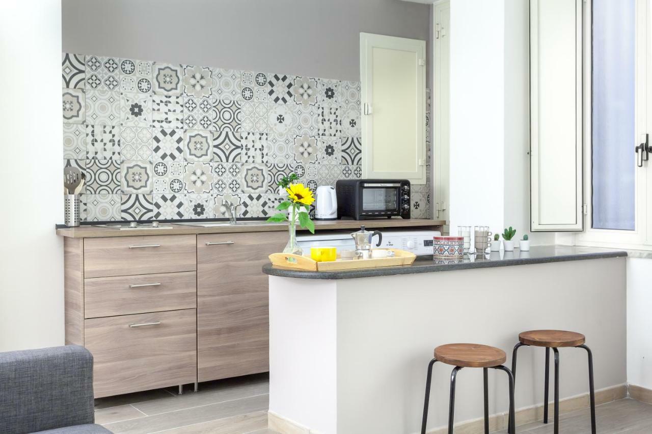 Manuela Apartments Centro storico Naples Extérieur photo