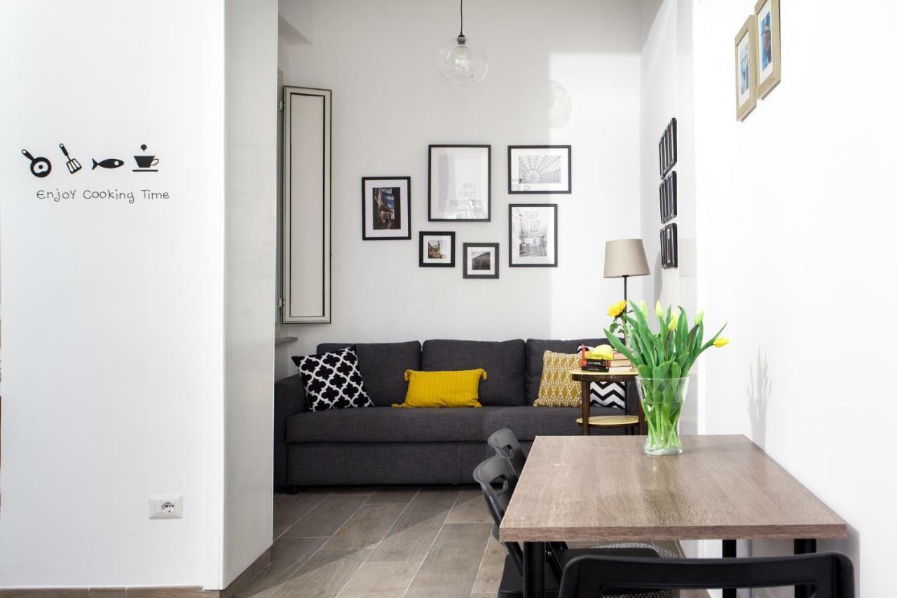 Manuela Apartments Centro storico Naples Extérieur photo