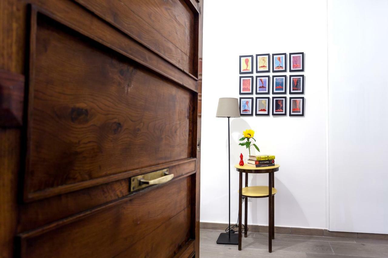 Manuela Apartments Centro storico Naples Extérieur photo