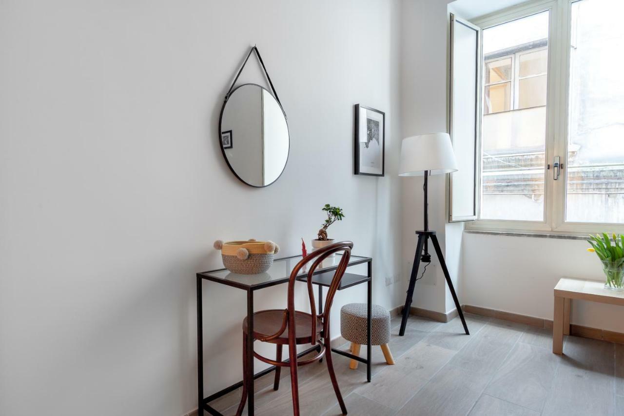 Manuela Apartments Centro storico Naples Extérieur photo